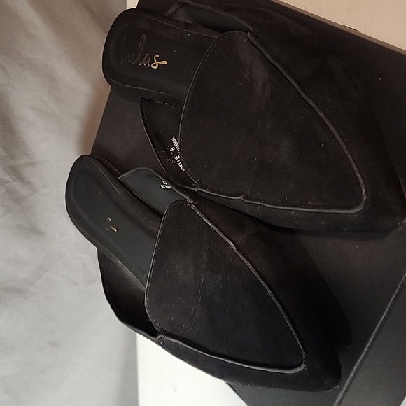 Lulu's Elegant Black Pointed Mules - Picture 3 of 6
